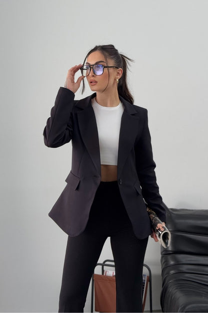 Kadın Blazer Ceket Kısa Düğmeli Astarlı Vatkalı Ceket Siyah
